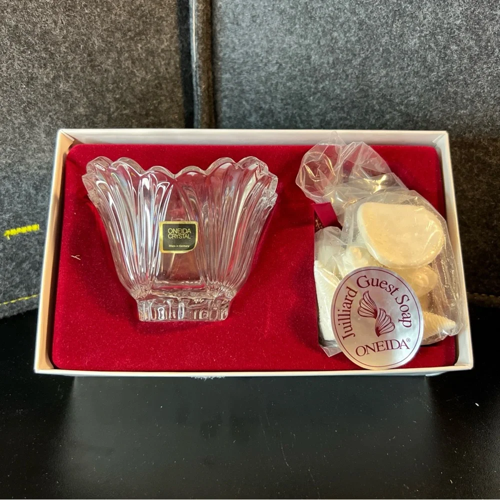 Oneida Crystal Juilliard‎ Demi Bowl & Guest Soap Seashells NEW USA Oneida NY